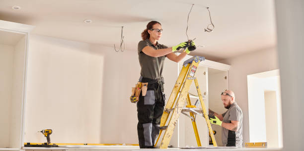 Best Affordable Emergency Electrician  in Hammond, WI